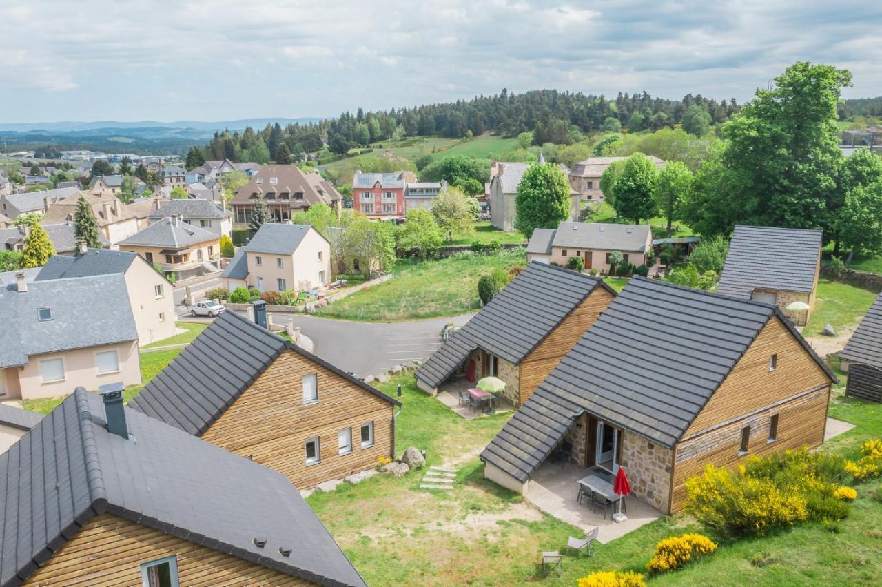 Village De Gites Les Chalets De L'Aubrac Aumont-Aubrac Exteriör bild