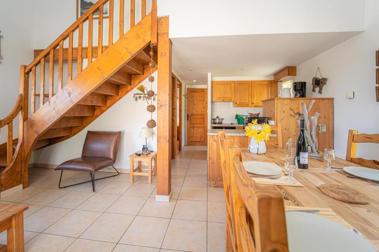 Village De Gites Les Chalets De L'Aubrac Aumont-Aubrac Exteriör bild
